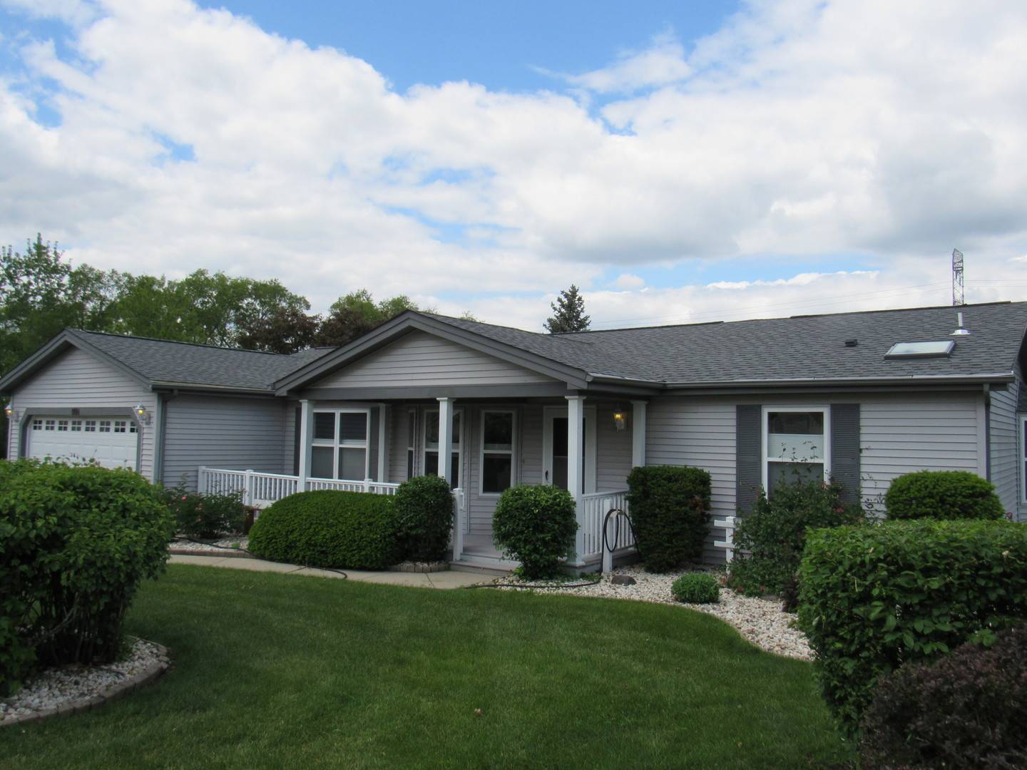 Grayslake, IL 60030,337 Belmont CT