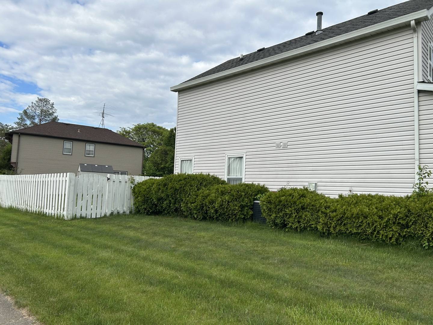 Hoffman Estates, IL 60169,1312 DARLINGTON CT