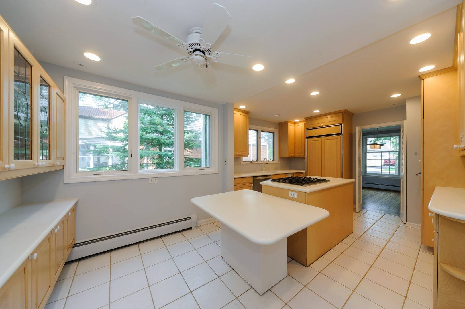 Glenview, IL 60025,706 Juniper RD