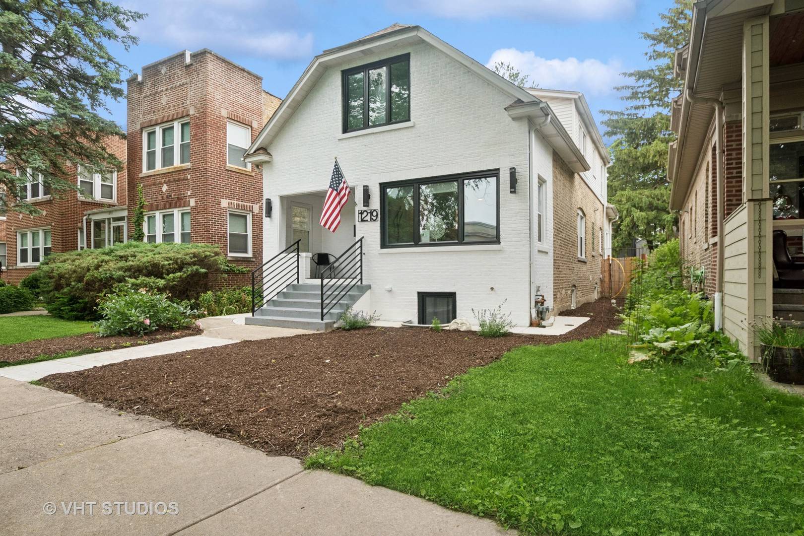 Evanston, IL 60202,1219 Dewey AVE