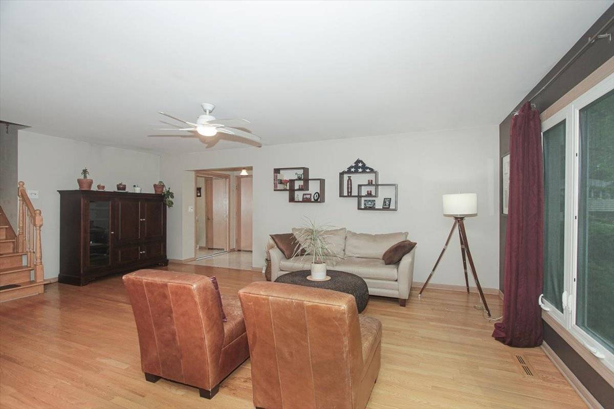 Schaumburg, IL 60193,533 Raymond CT