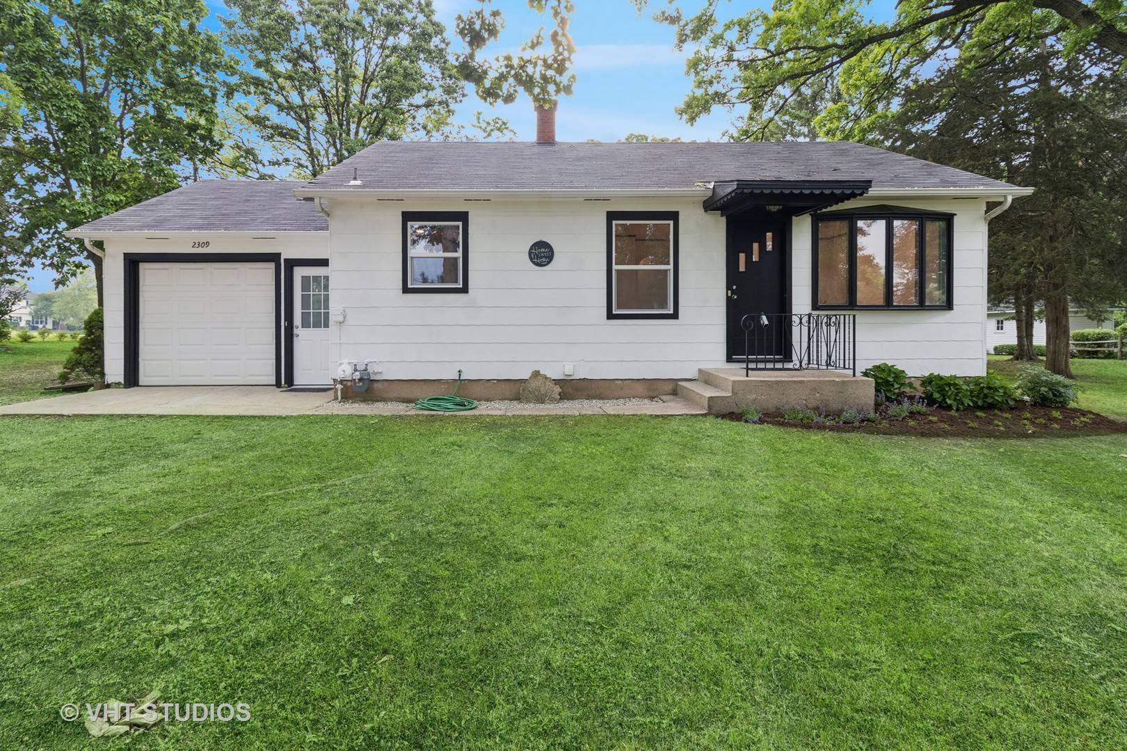 Mchenry, IL 60051,2309 N Riverside DR