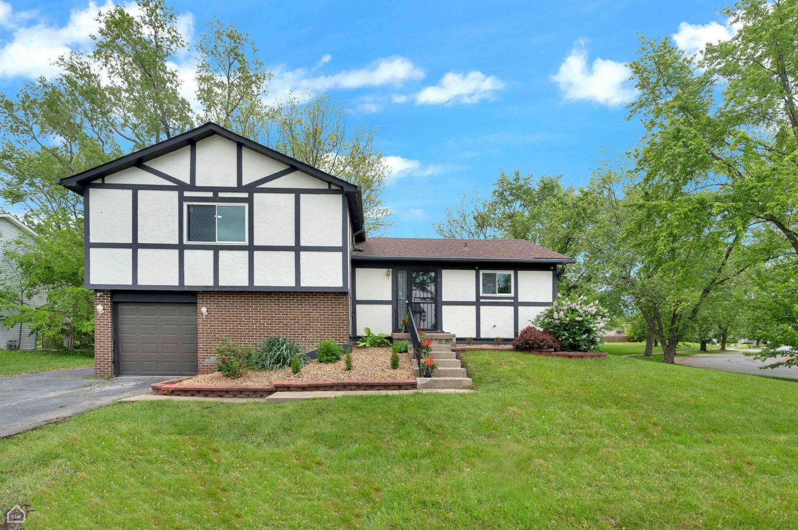 Matteson, IL 60443,46 Cloverleaf RD