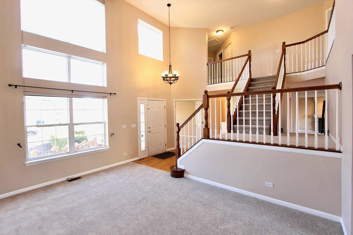 Grayslake, IL 60030,18376 W Springwood DR