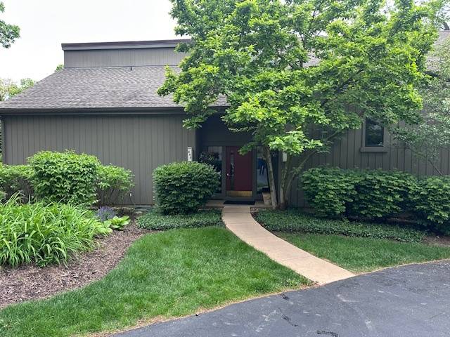 Lake Barrington, IL 60010,640 Old Barn RD #D