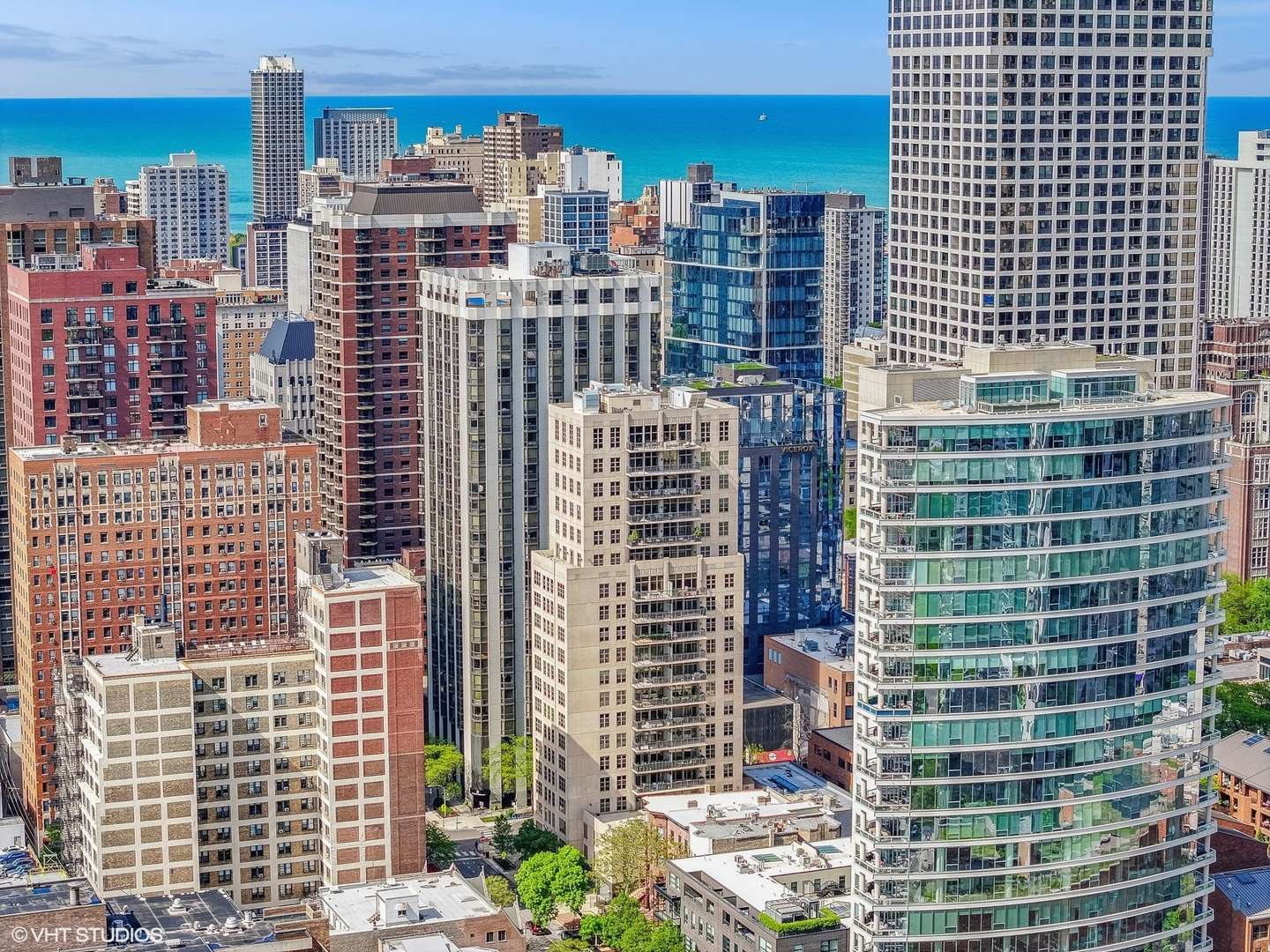 Chicago, IL 60610,1035 N Dearborn ST #5W