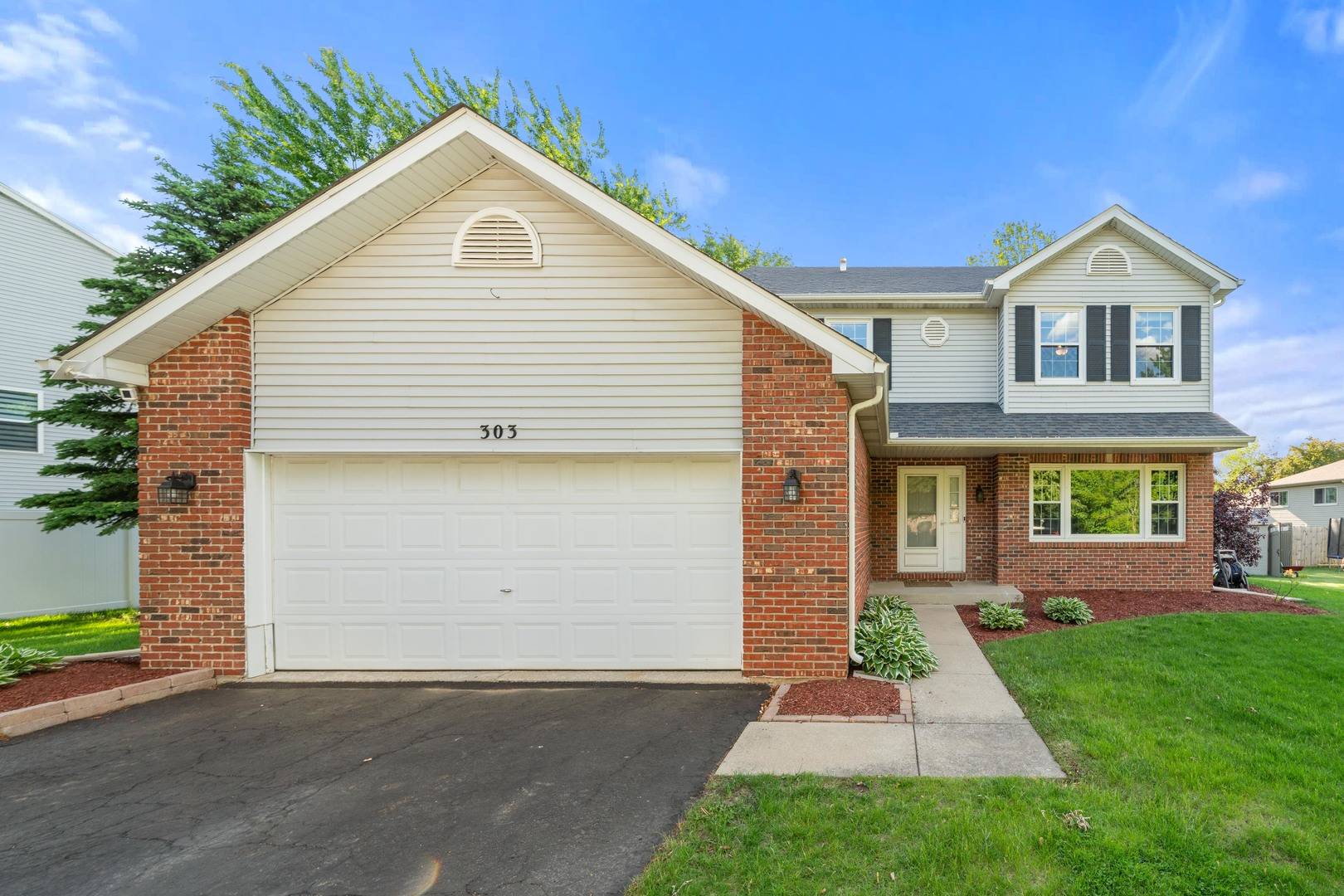 Oswego, IL 60543,303 Chipmunk DR