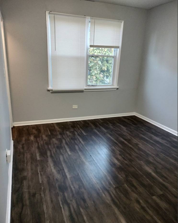Chicago, IL 60617,8349 S Colfax AVE #2