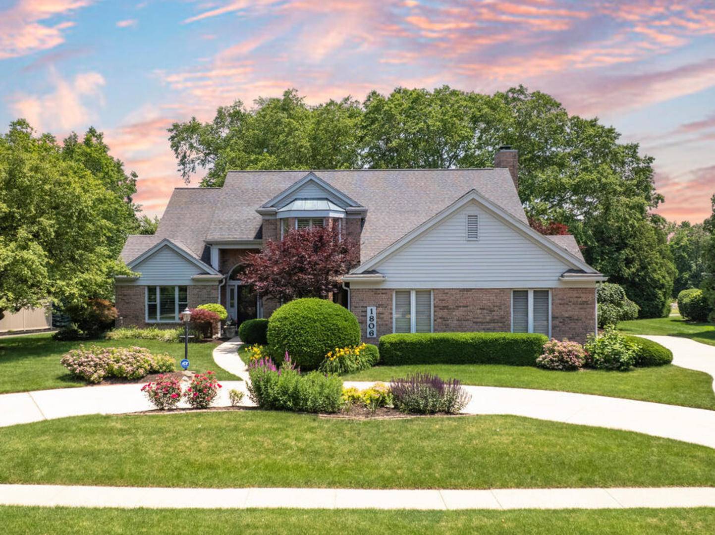 Champaign, IL 61822,1806 Bentbrook DR