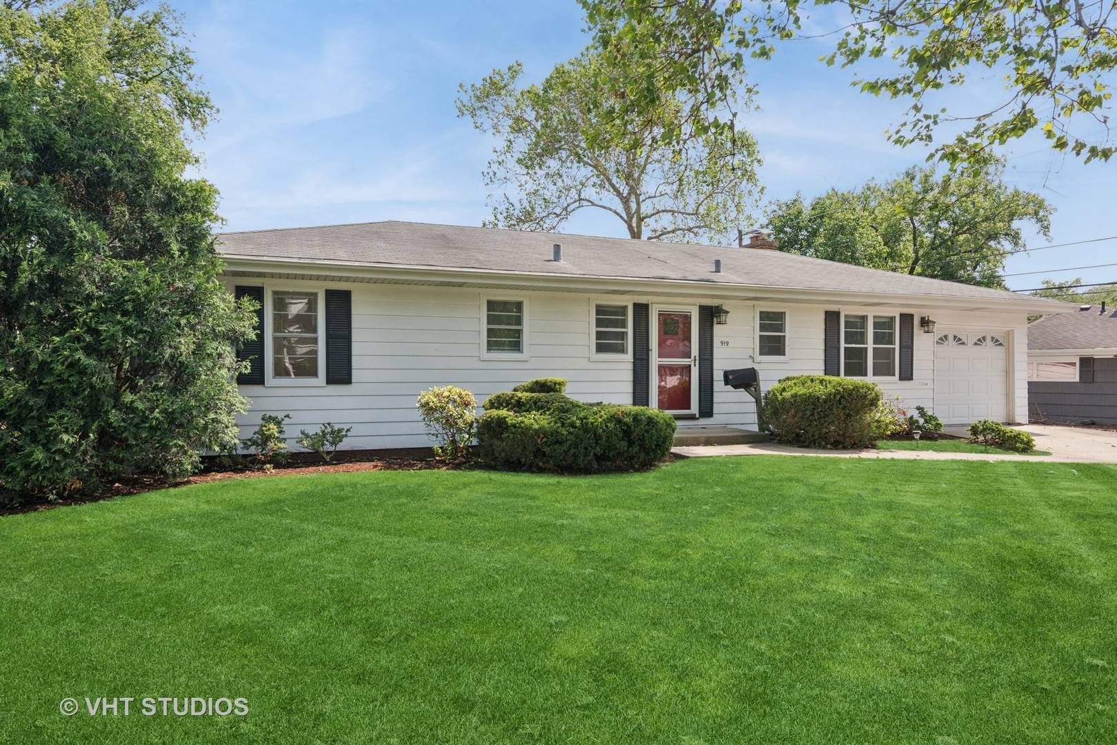 Glen Ellyn, IL 60137,919 Oxford RD