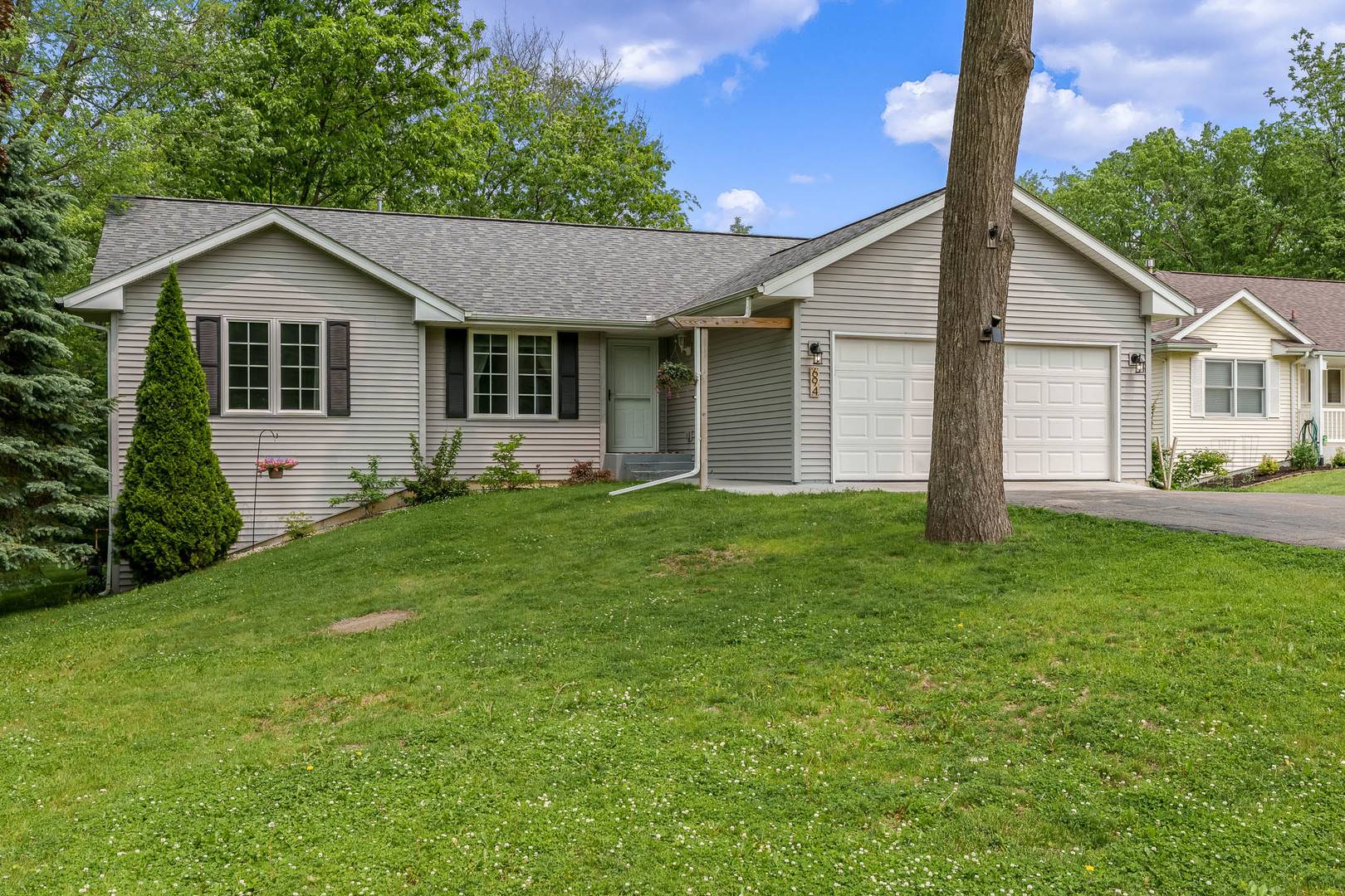 Davis, IL 61019,694 Lake Summerset RD