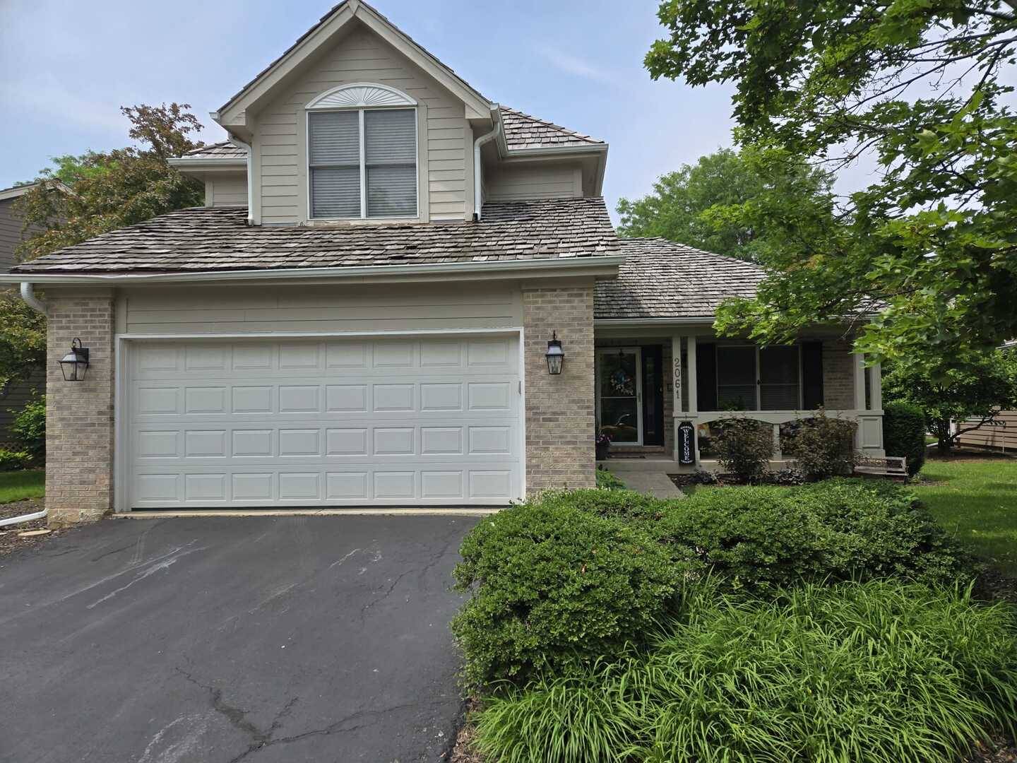 Aurora, IL 60502,2061 Brookside LN