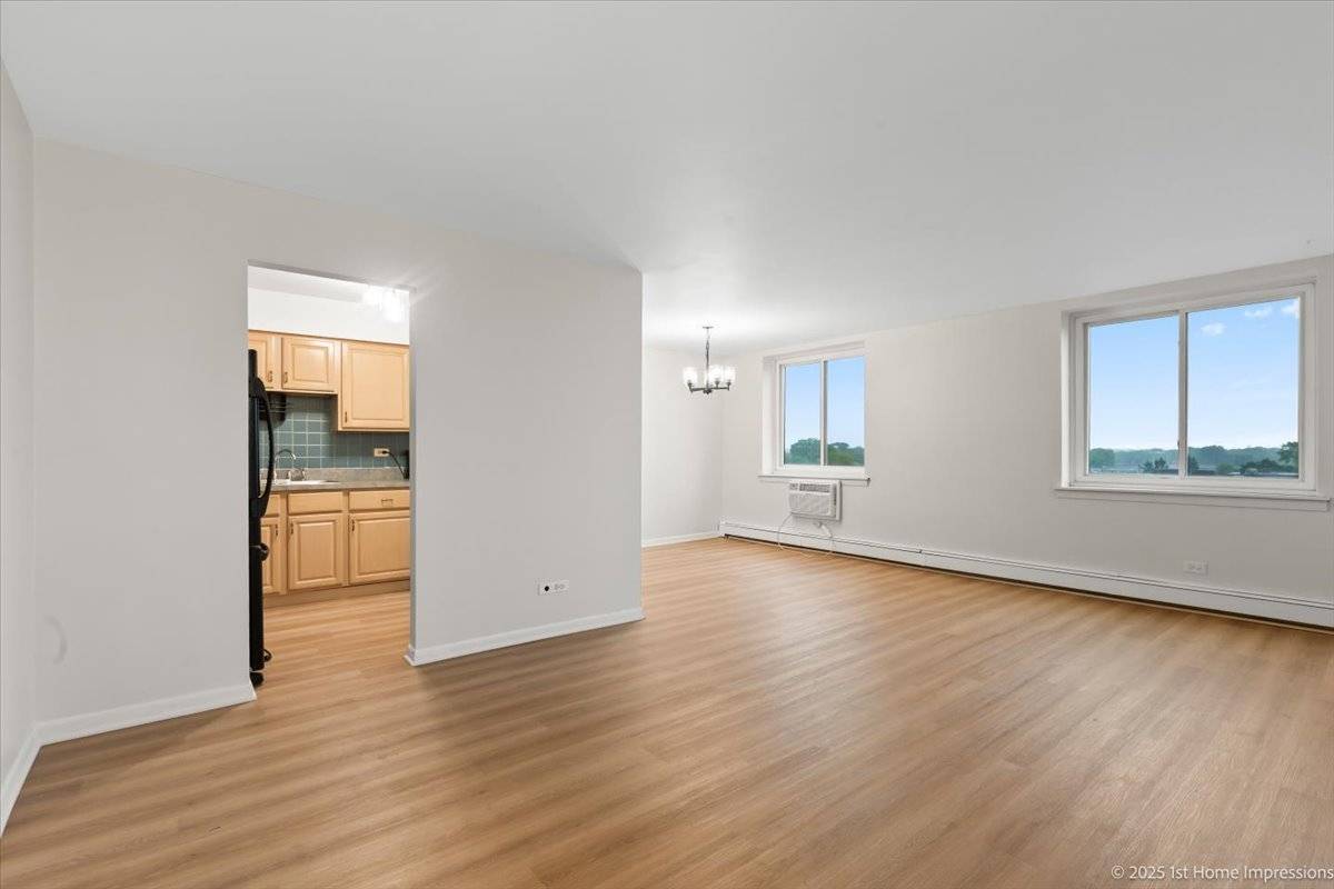 Oak Lawn, IL 60453,9745 S Karlov AVE #608