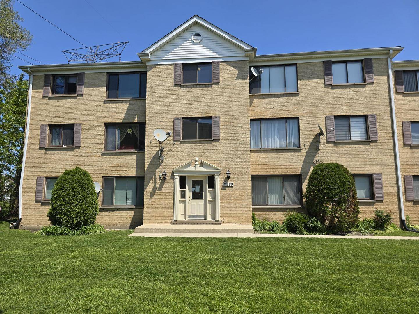 Des Plaines, IL 60016,9310 Hamilton CT #E