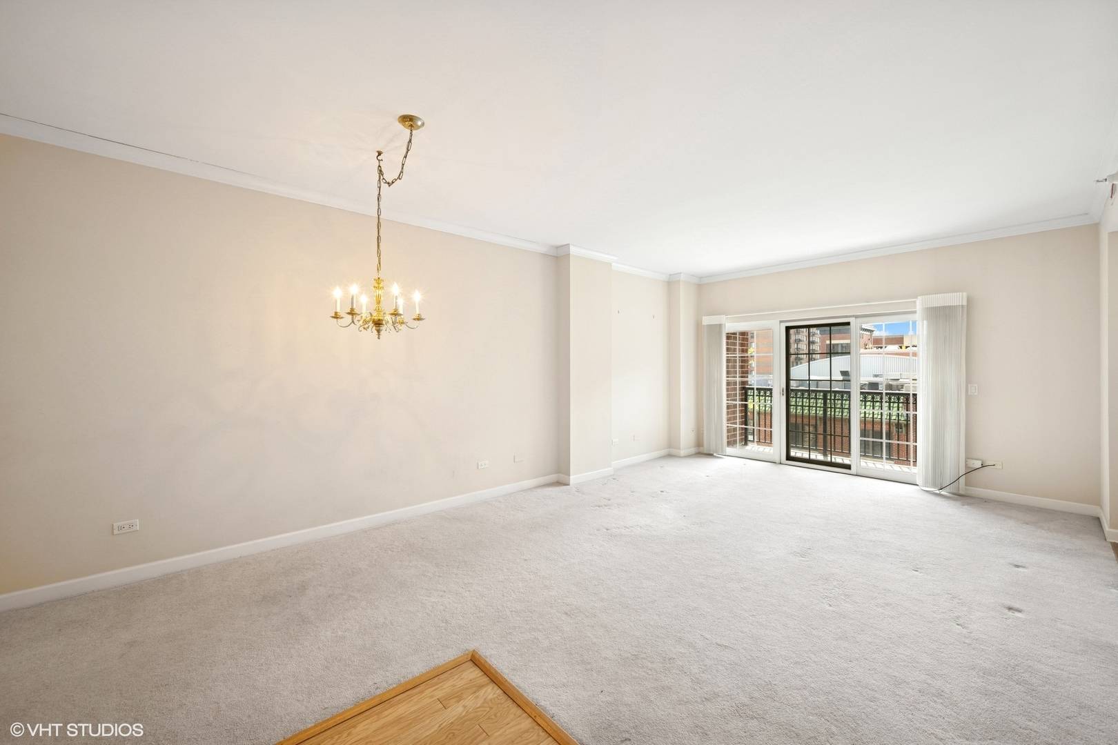 Arlington Heights, IL 60005,44 N Vail AVE #313