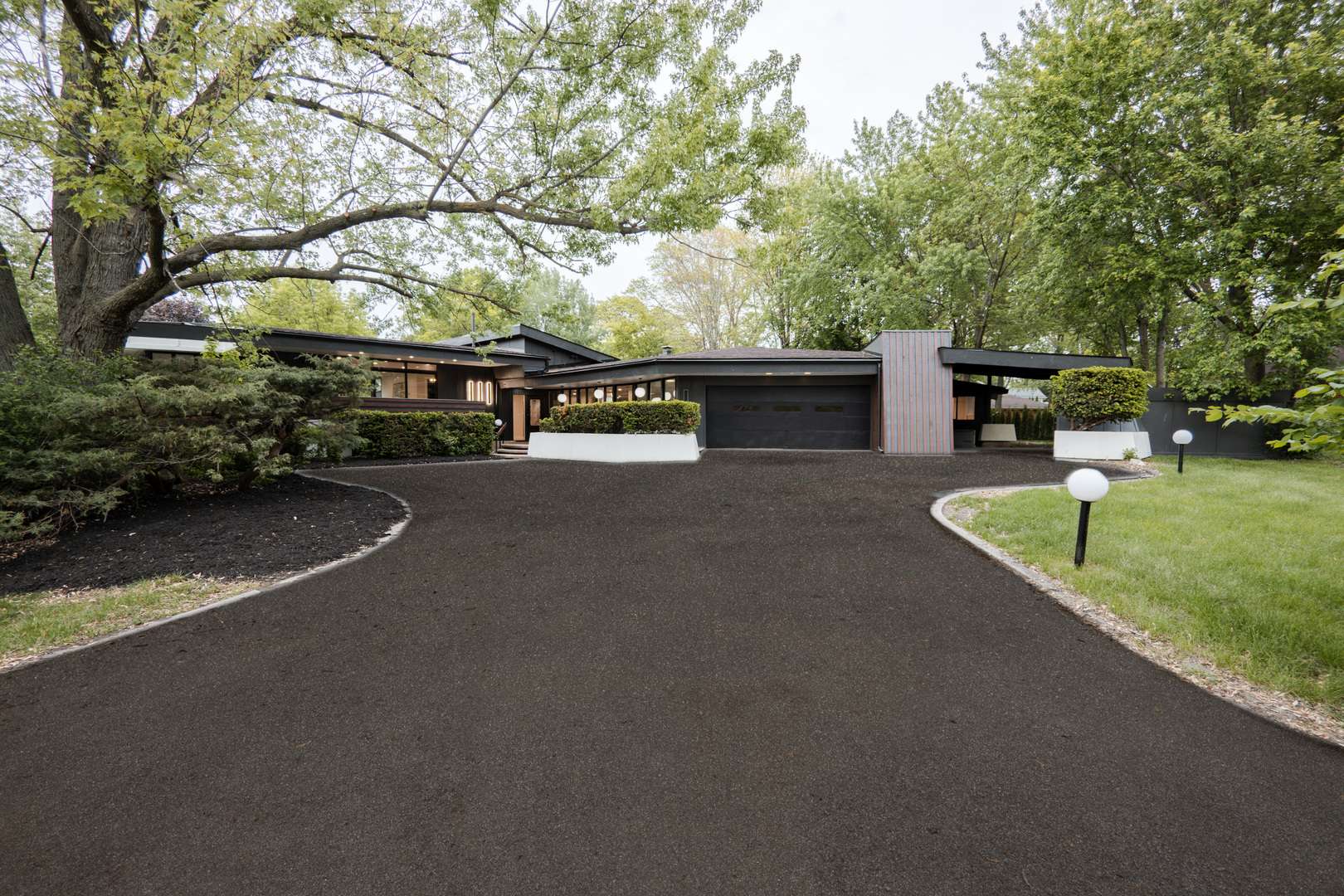 Mount Prospect, IL 60056,221 N Dale AVE