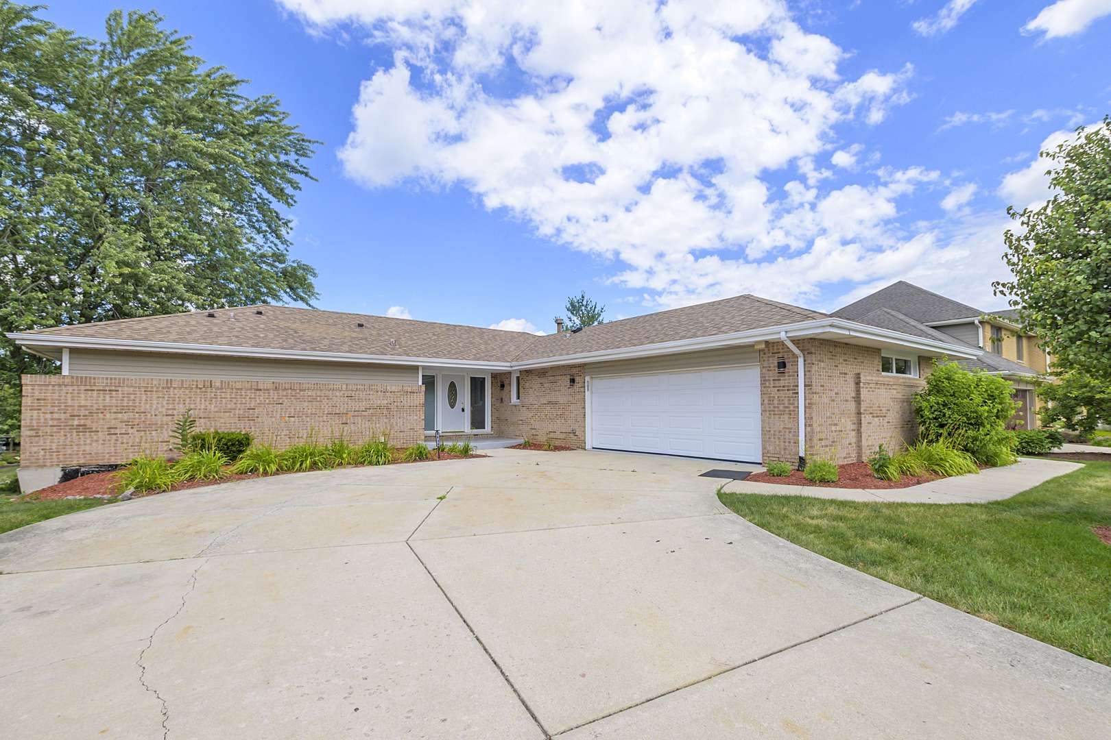 Palos Park, IL 60464,9836 Circle Pkwy
