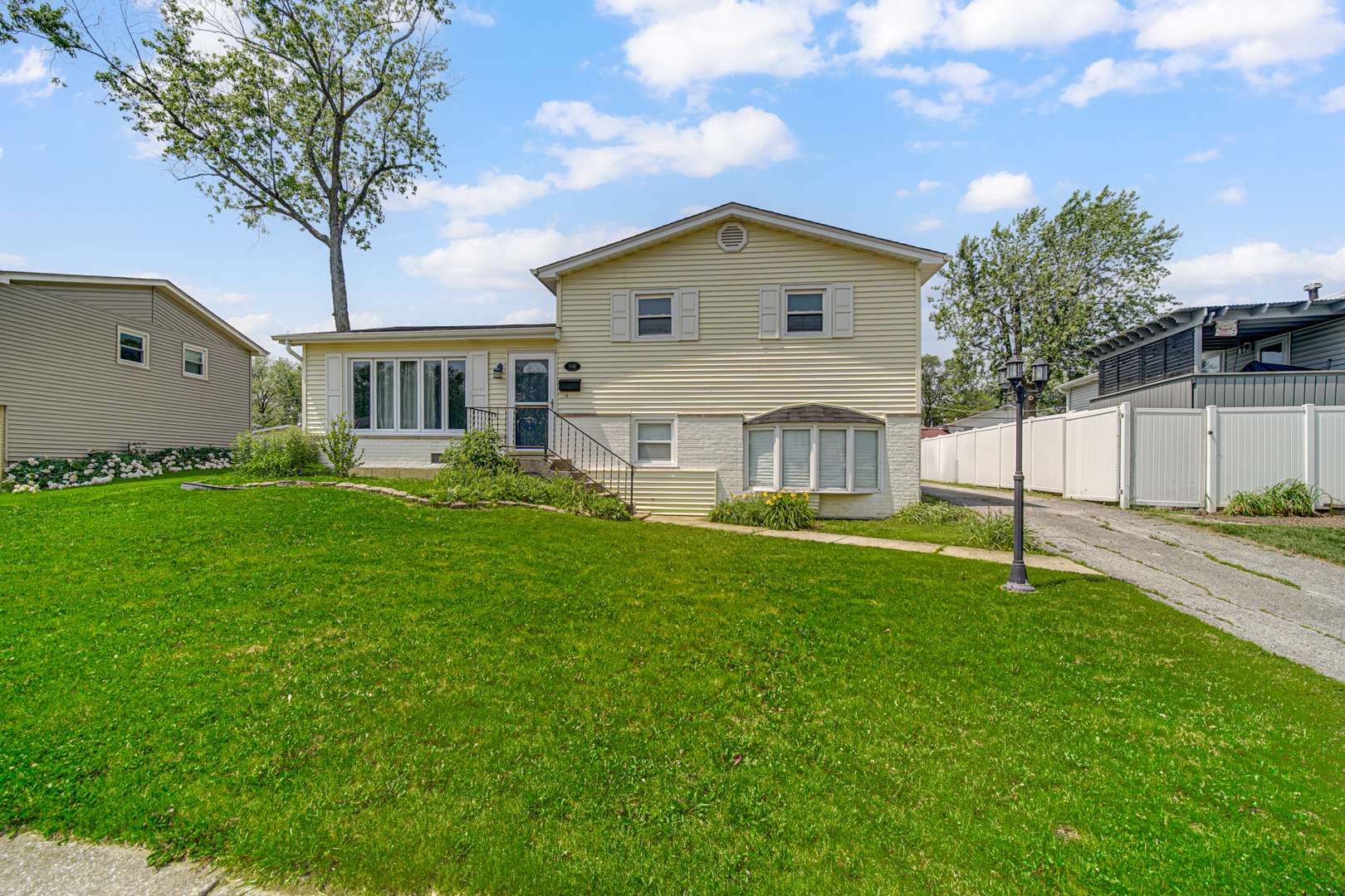 Oak Forest, IL 60452,5640 Victoria DR