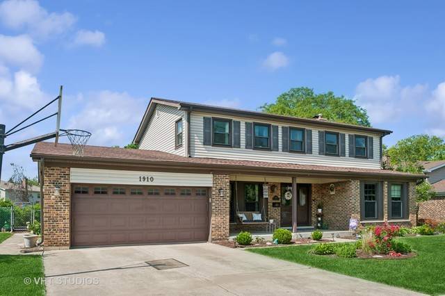 Arlington Heights, IL 60004,1910 E Crabtree DR