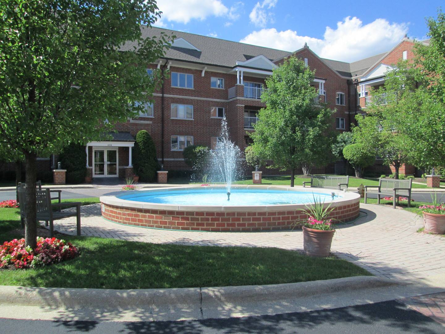 Park Ridge, IL 60068,460 S NORTHWEST HWY #409