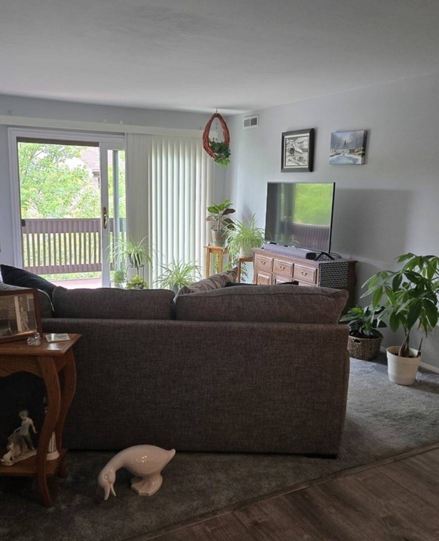 Crestwood, IL 60418,14015 James DR #523