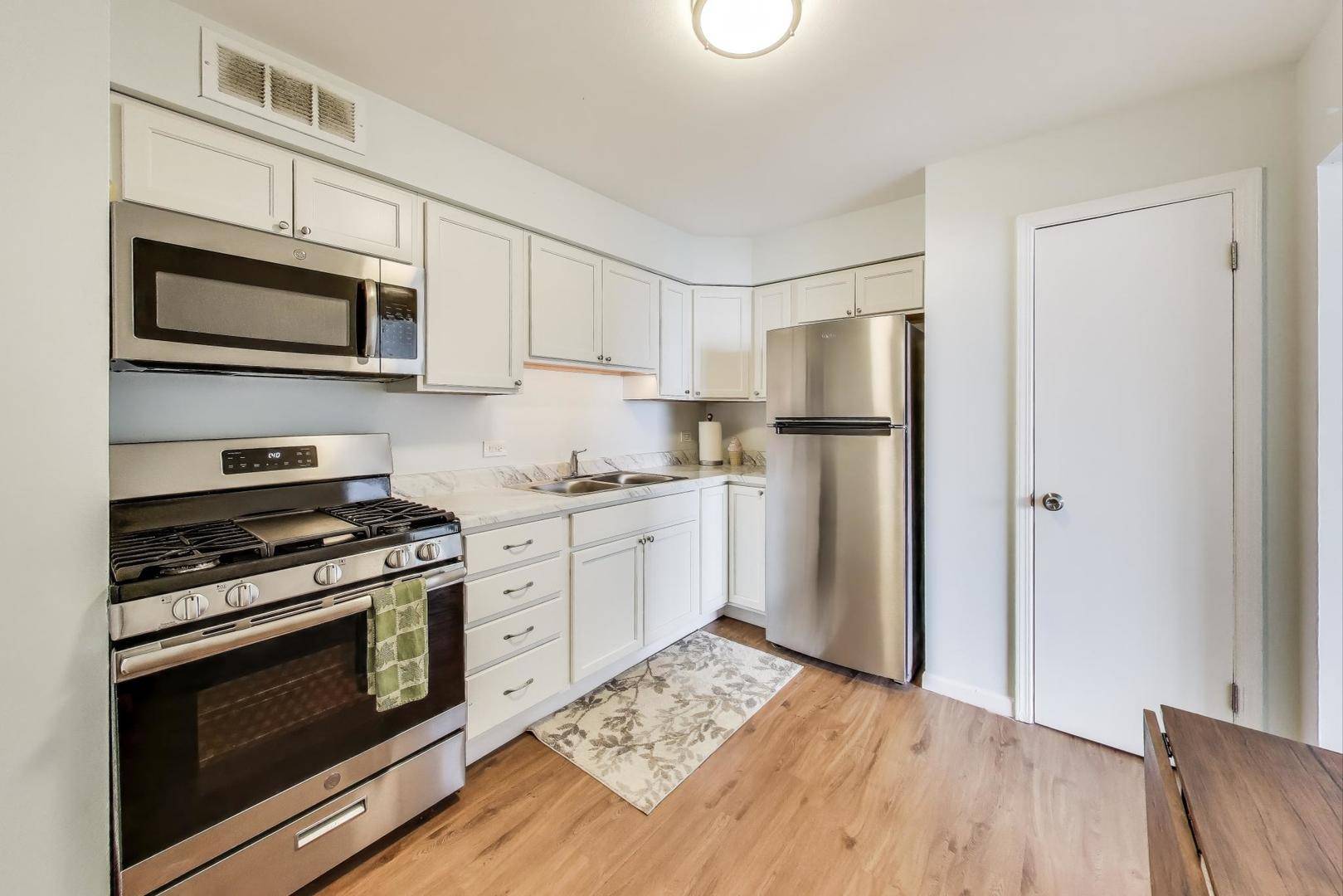 Chicago, IL 60660,6325 N Sheridan RD #608