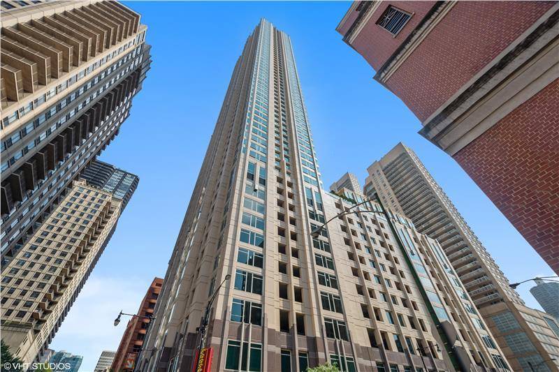 Chicago, IL 60654,33 W Ontario ST #40C