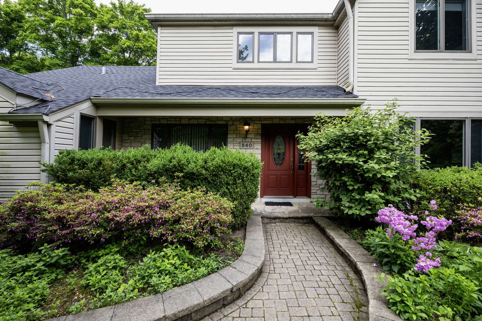 Glenview, IL 60025,840 APPLETREE LN