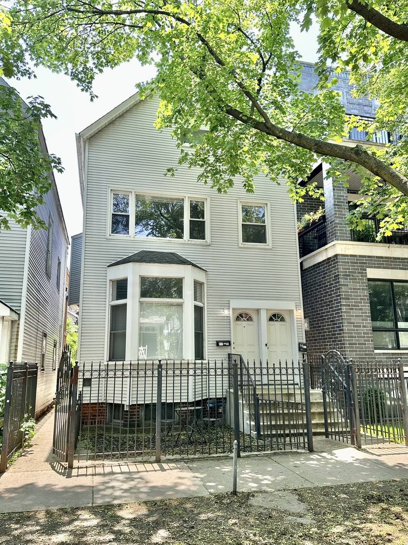 Chicago, IL 60657,1727 W Roscoe ST