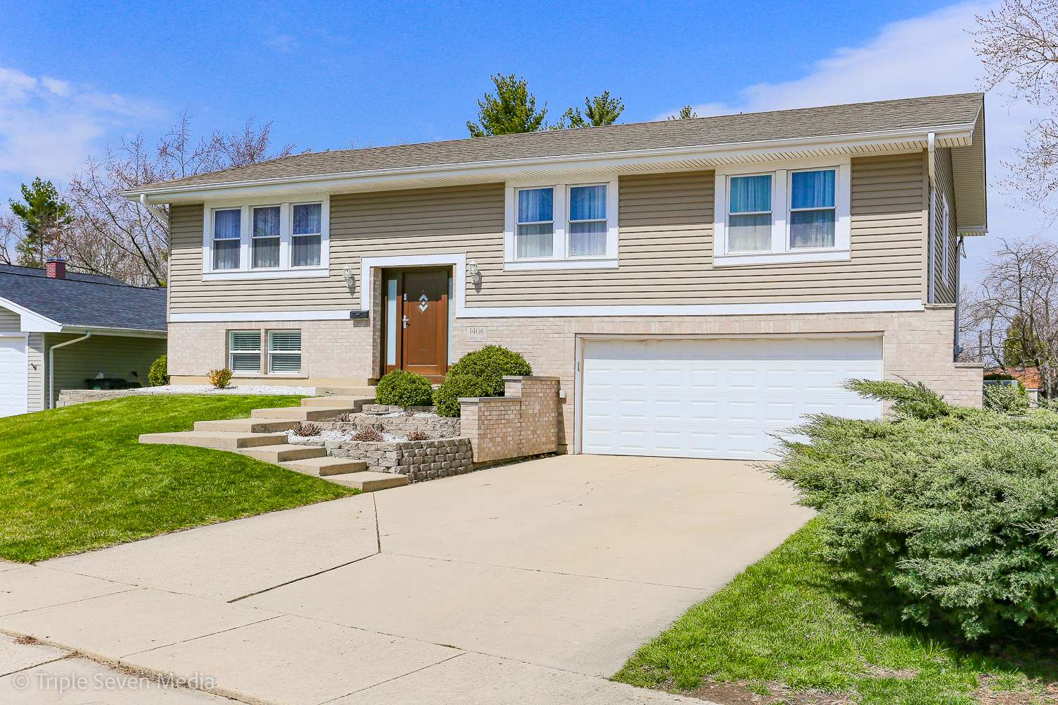 Hoffman Estates, IL 60194,1406 Edgefield LN #1406