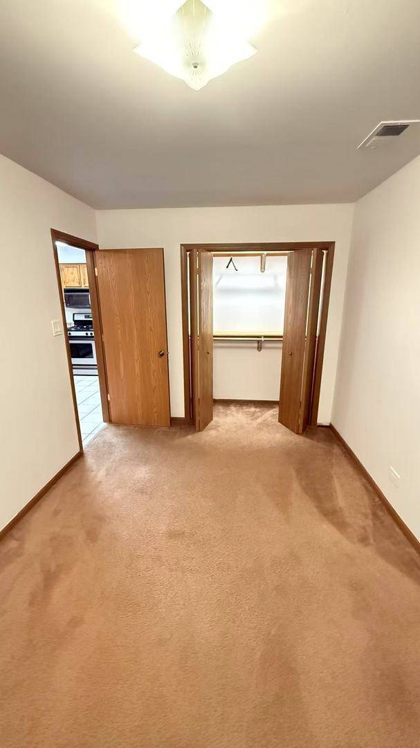 Chicago, IL 60609,455 W 37TH ST #BSMT