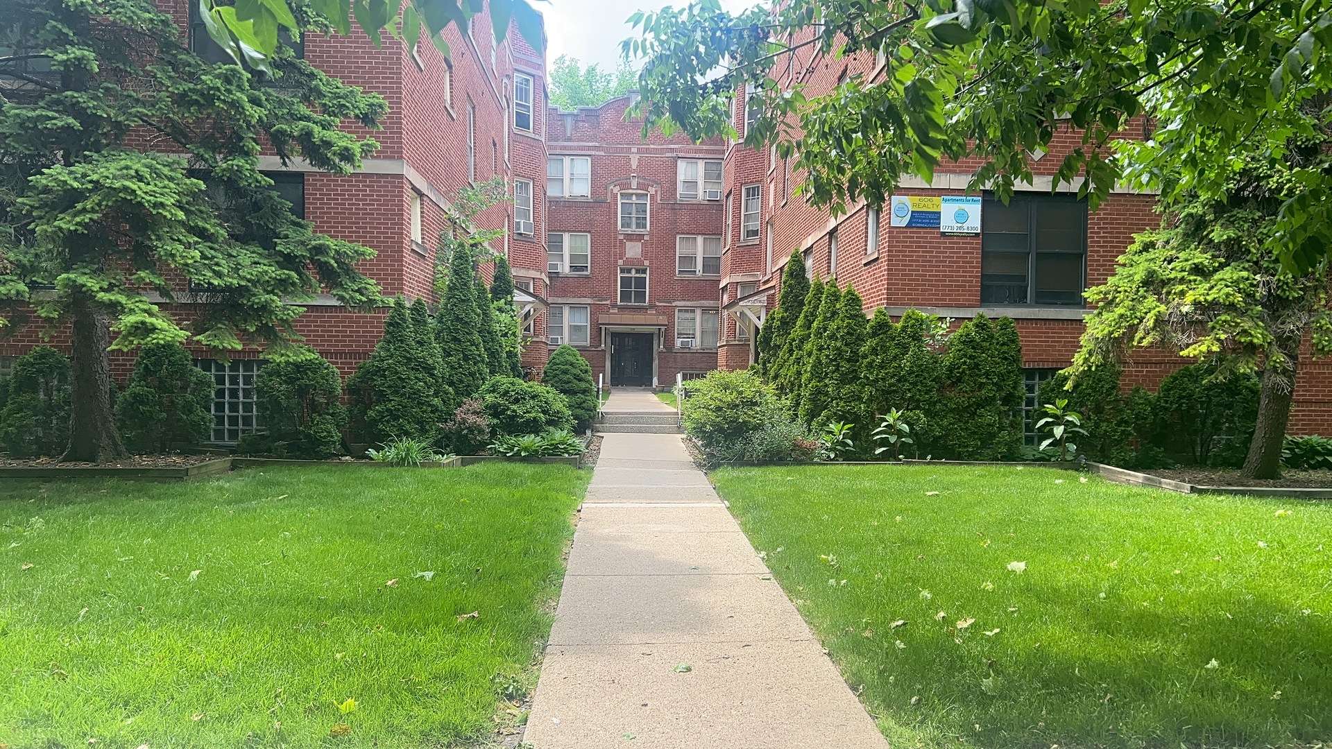 Chicago, IL 60641,3932 N Keeler AVE #1C