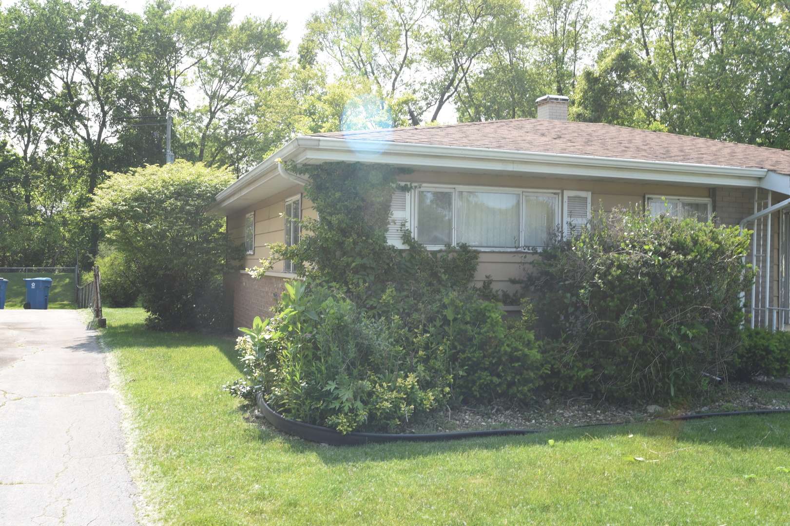 Calumet City, IL 60409,385 166th ST
