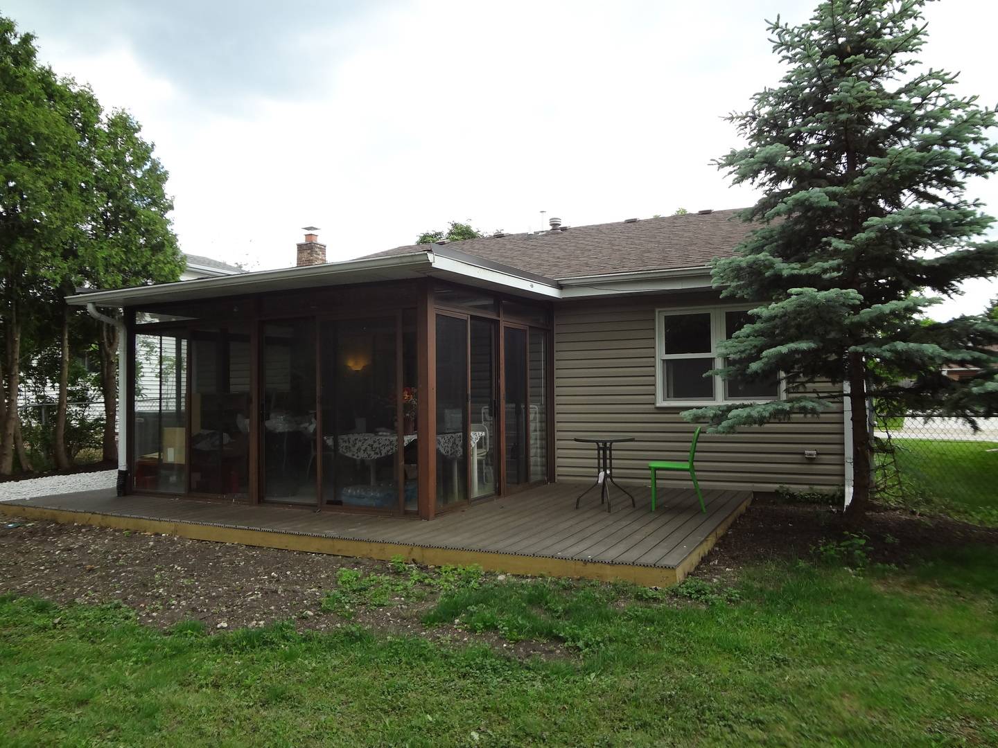 Woodridge, IL 60517,6853 Red Wing DR
