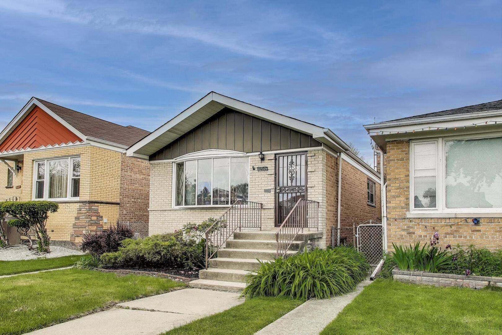 Chicago, IL 60629,3645 W 66th ST