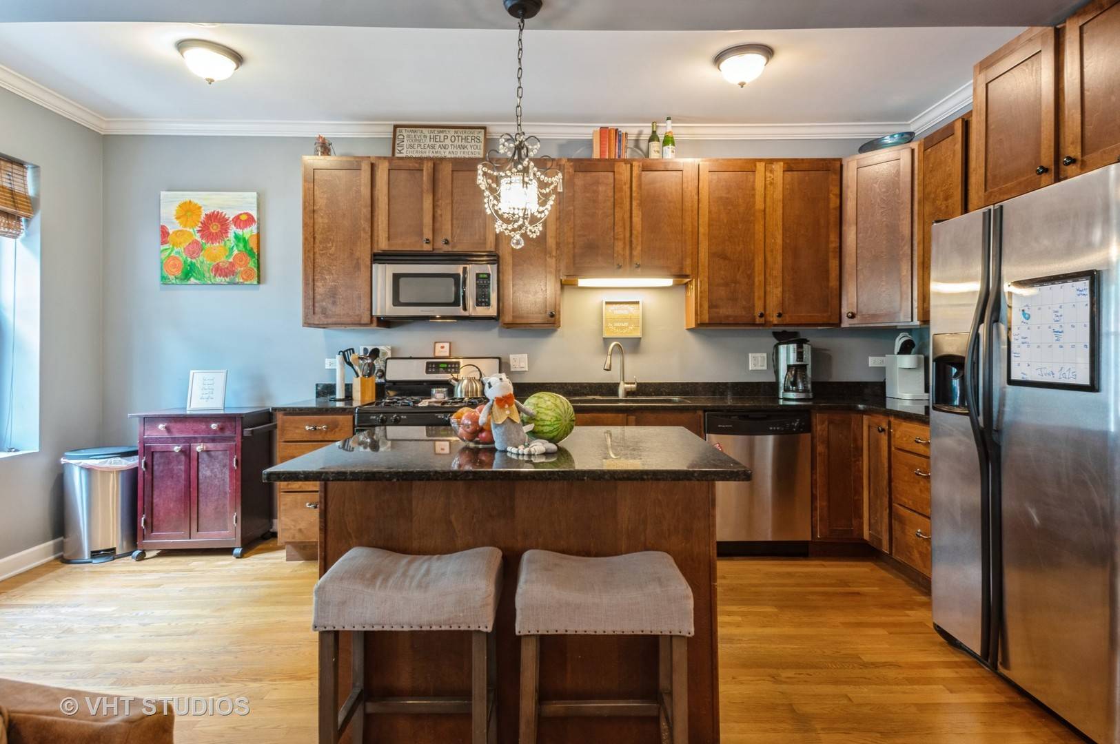 Chicago, IL 60657,1849 W Newport AVE #1