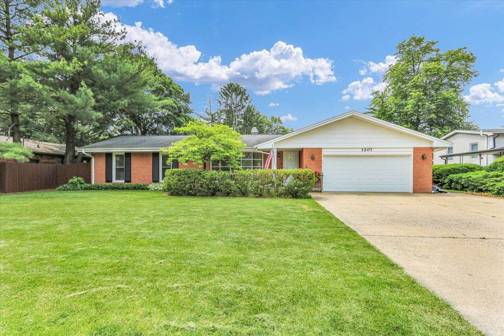 Champaign, IL 61821,1207 W Kirby AVE