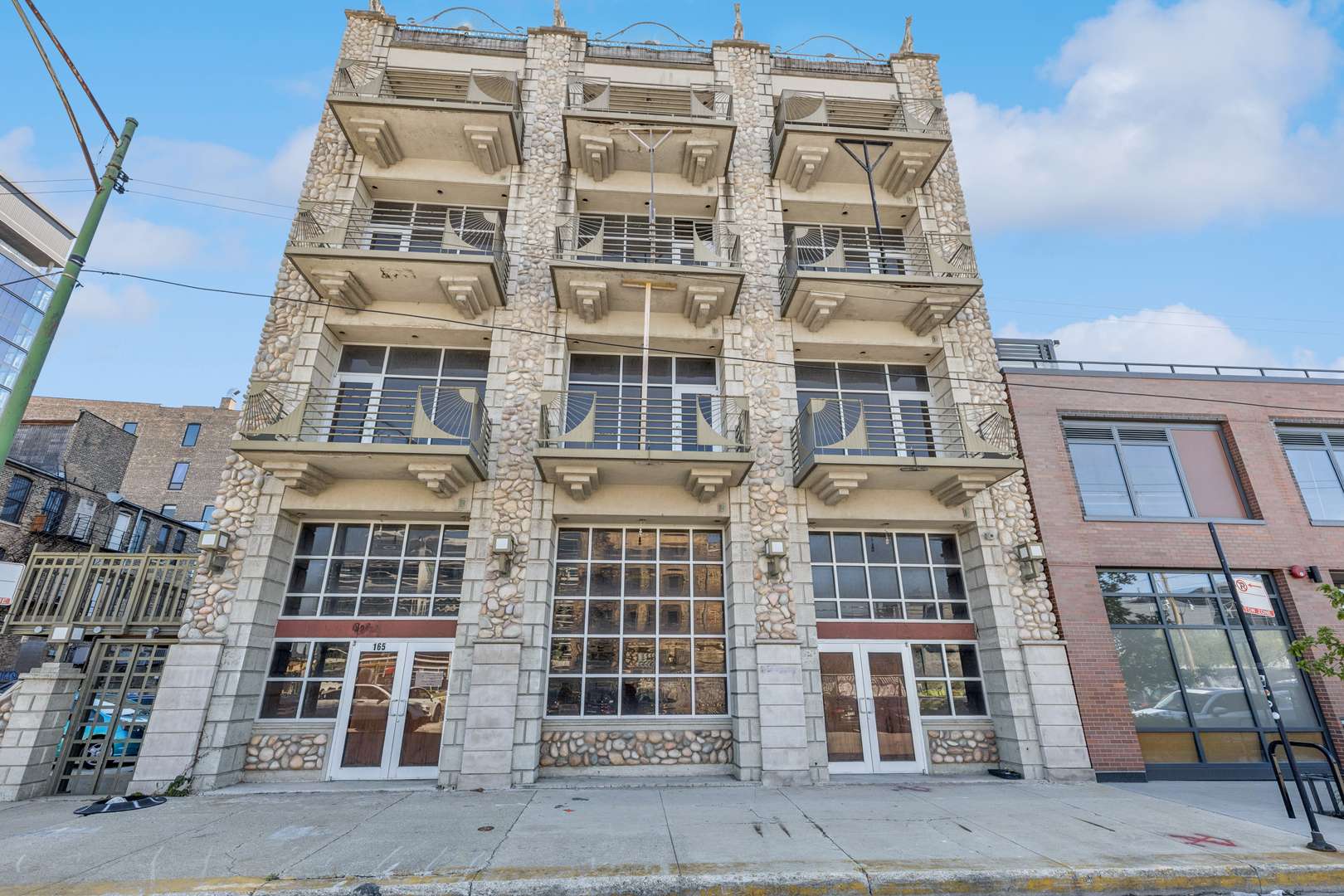 Chicago, IL 60607,165 N May ST