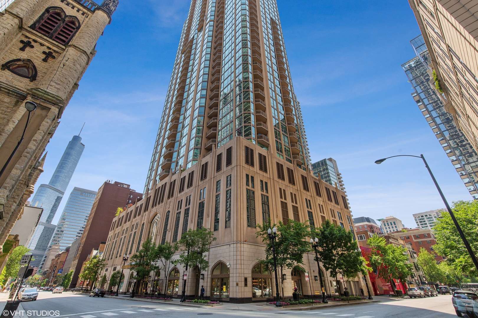 Chicago, IL 60611,21 E Huron ST #1101