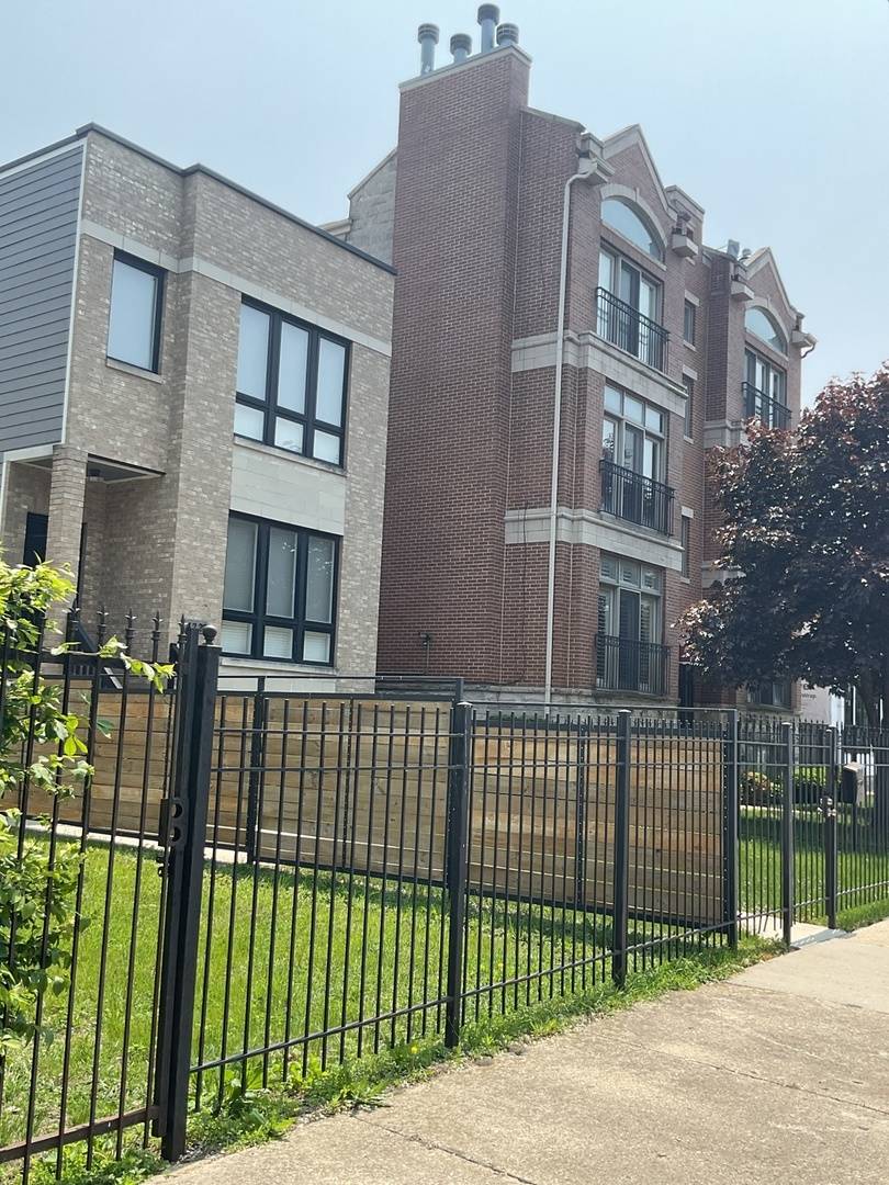 Chicago, IL 60653,4227 S CHAMPLAIN AVE #2N