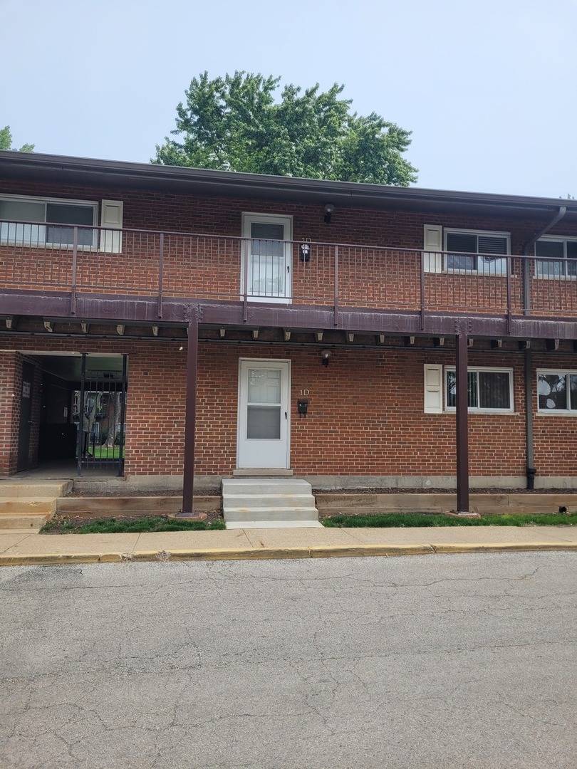 Mount Prospect, IL 60056,1840 W Hatherleigh CT #2D