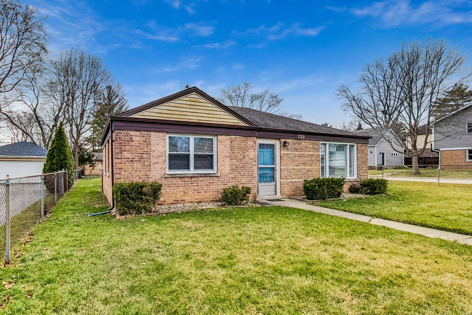 Libertyville, IL 60048,733 E Rockland RD