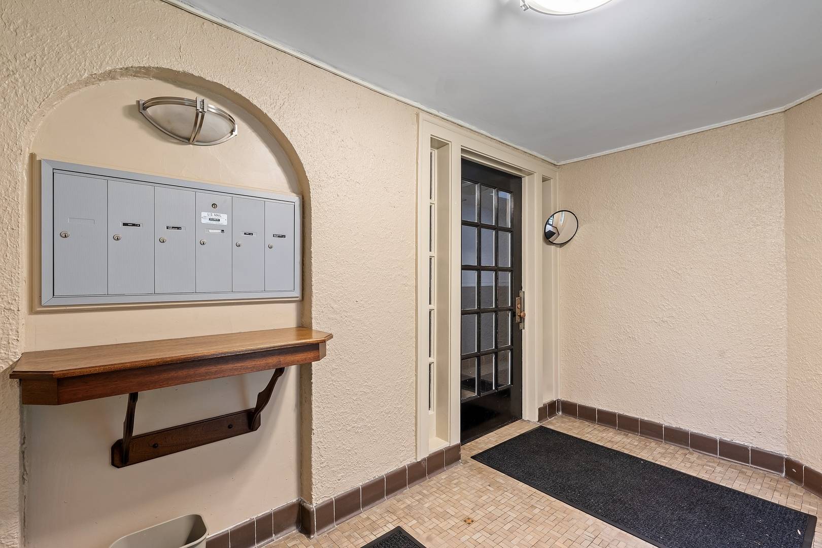 Evanston, IL 60202,602 Sheridan RD #3E