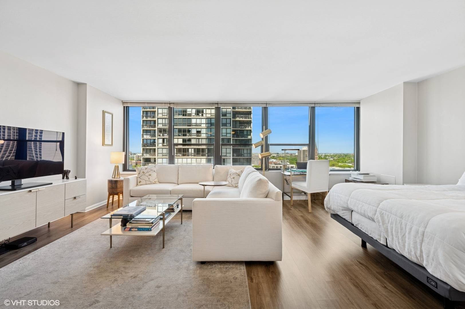 Chicago, IL 60610,1560 N SANDBURG TER #1605J