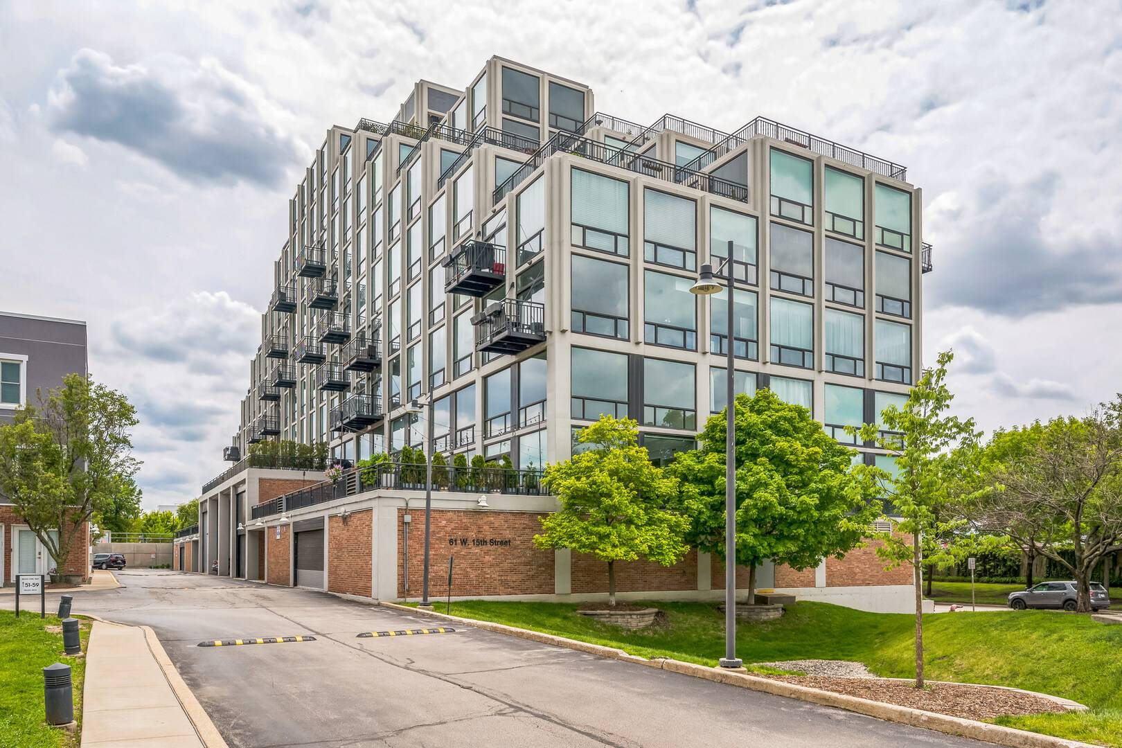 Chicago, IL 60605,61 W 15th ST #407