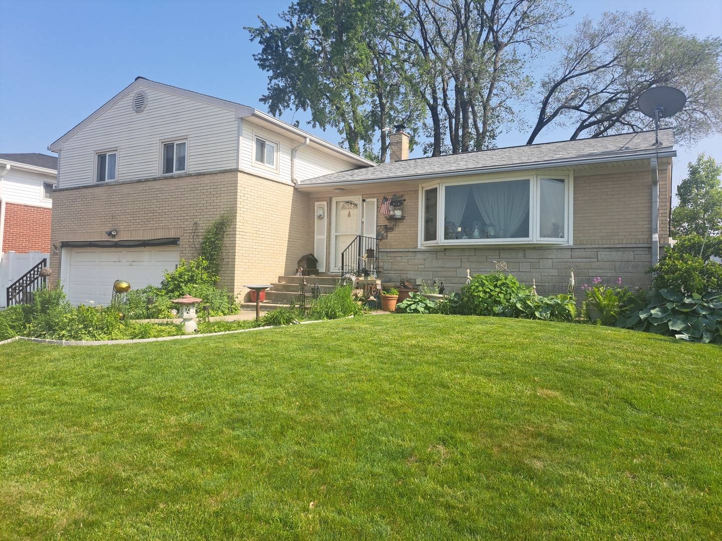 Melrose Park, IL 60160,918 Park DR