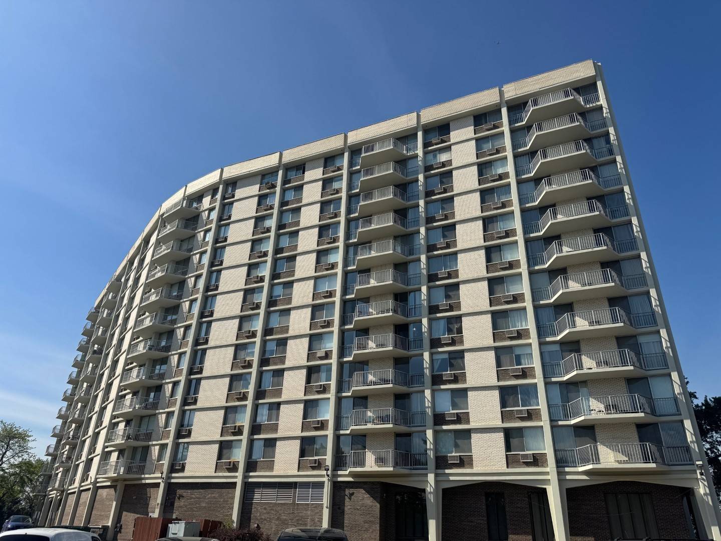 Oak Brook, IL 60523,20 N Tower RD #6J