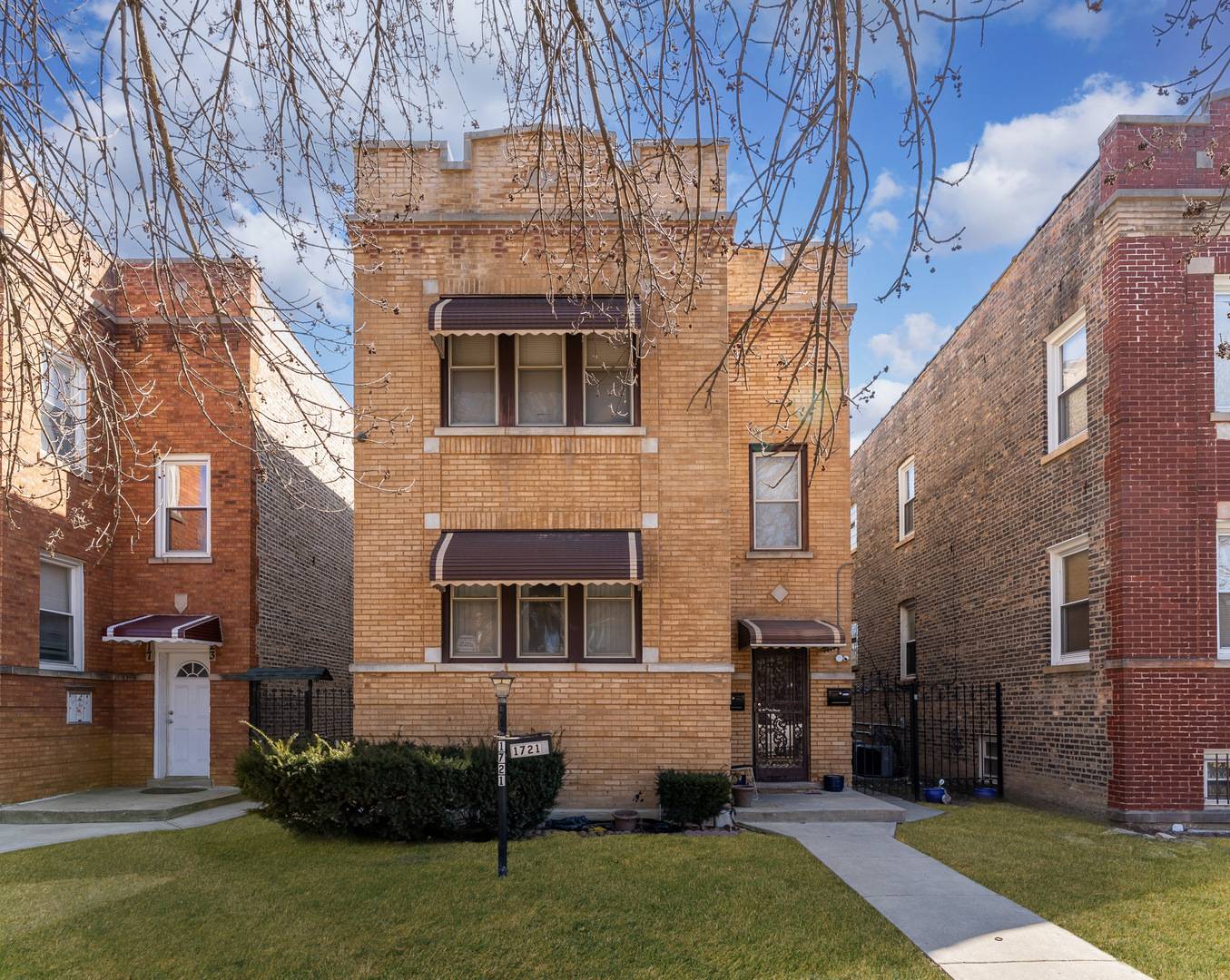Chicago, IL 60639,1721 N Menard AVE