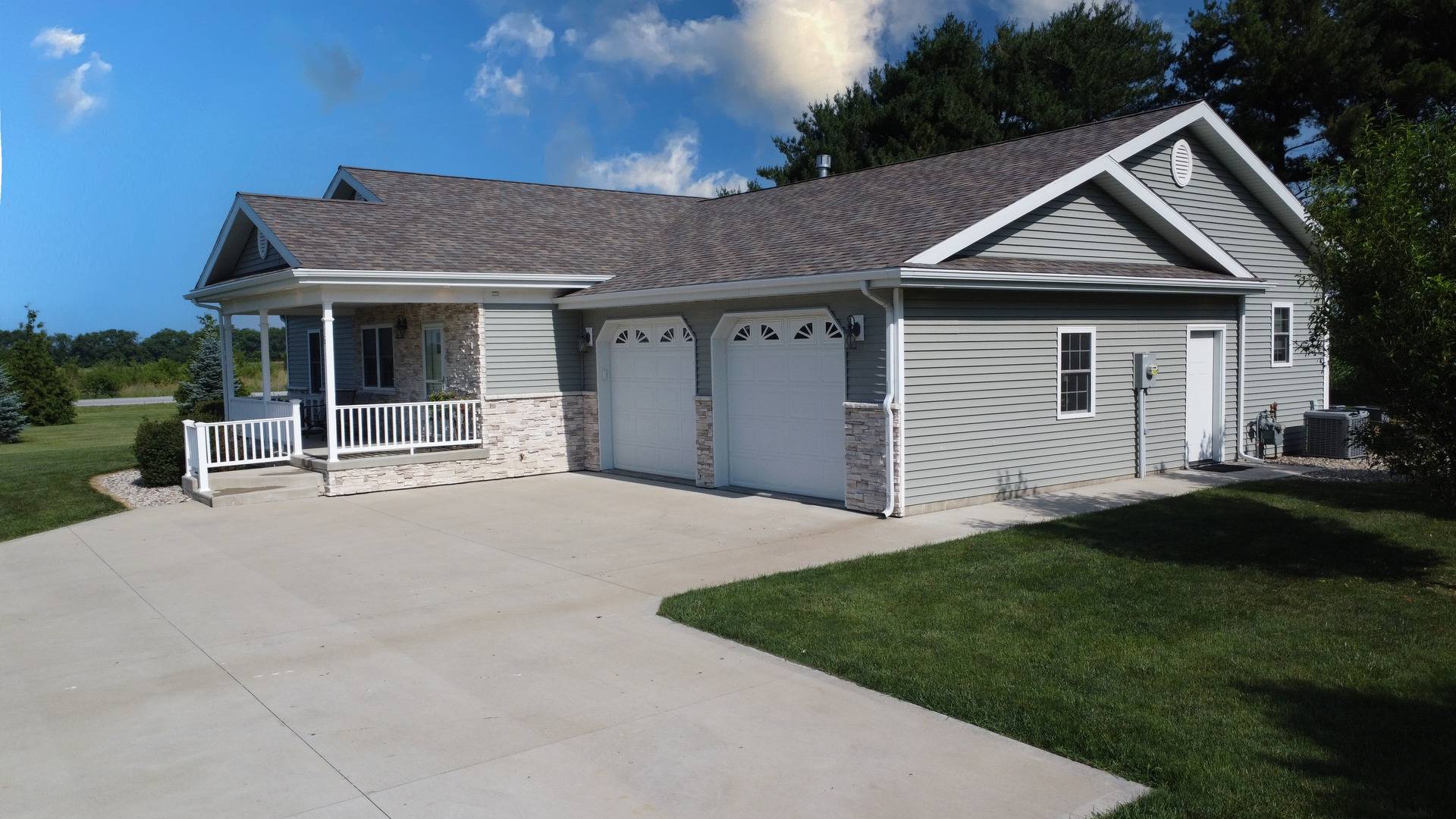 Crescent City, IL 60928,112 North ST