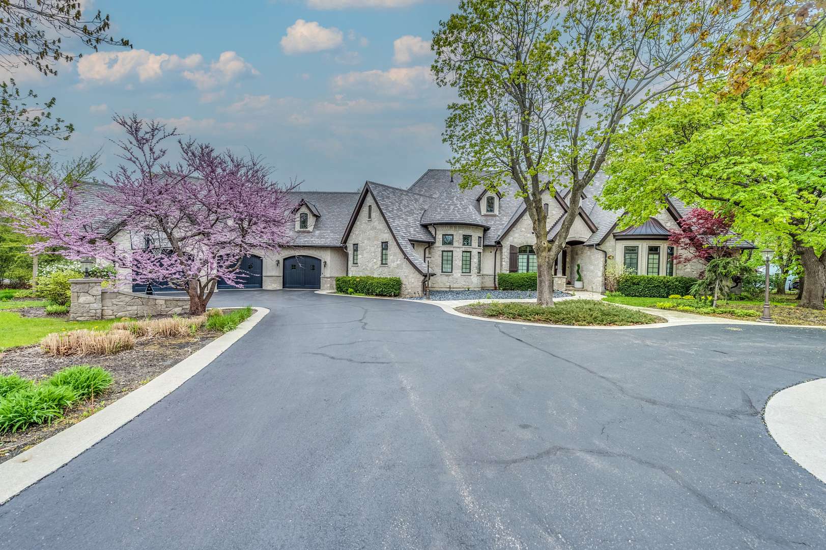 Inverness, IL 60010,217 Haman RD